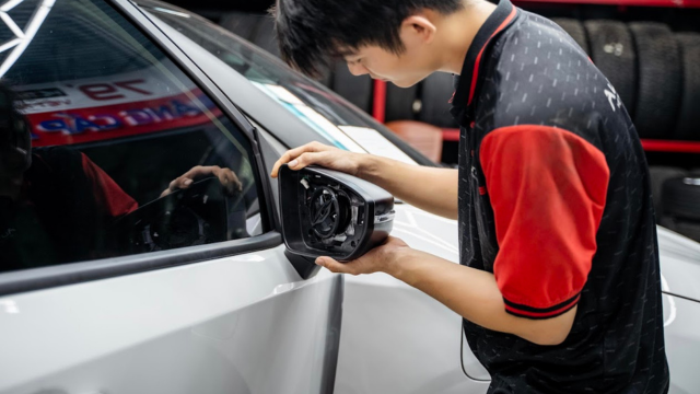 LẮP GẬP GƯƠNG TỰ ĐỘNG CHO Ô TÔ: LIỆU ĐÂY CÓ PHẢI LÀ GIẢI PHÁP TIỆN ÍCH CHO CHỦ XE ?